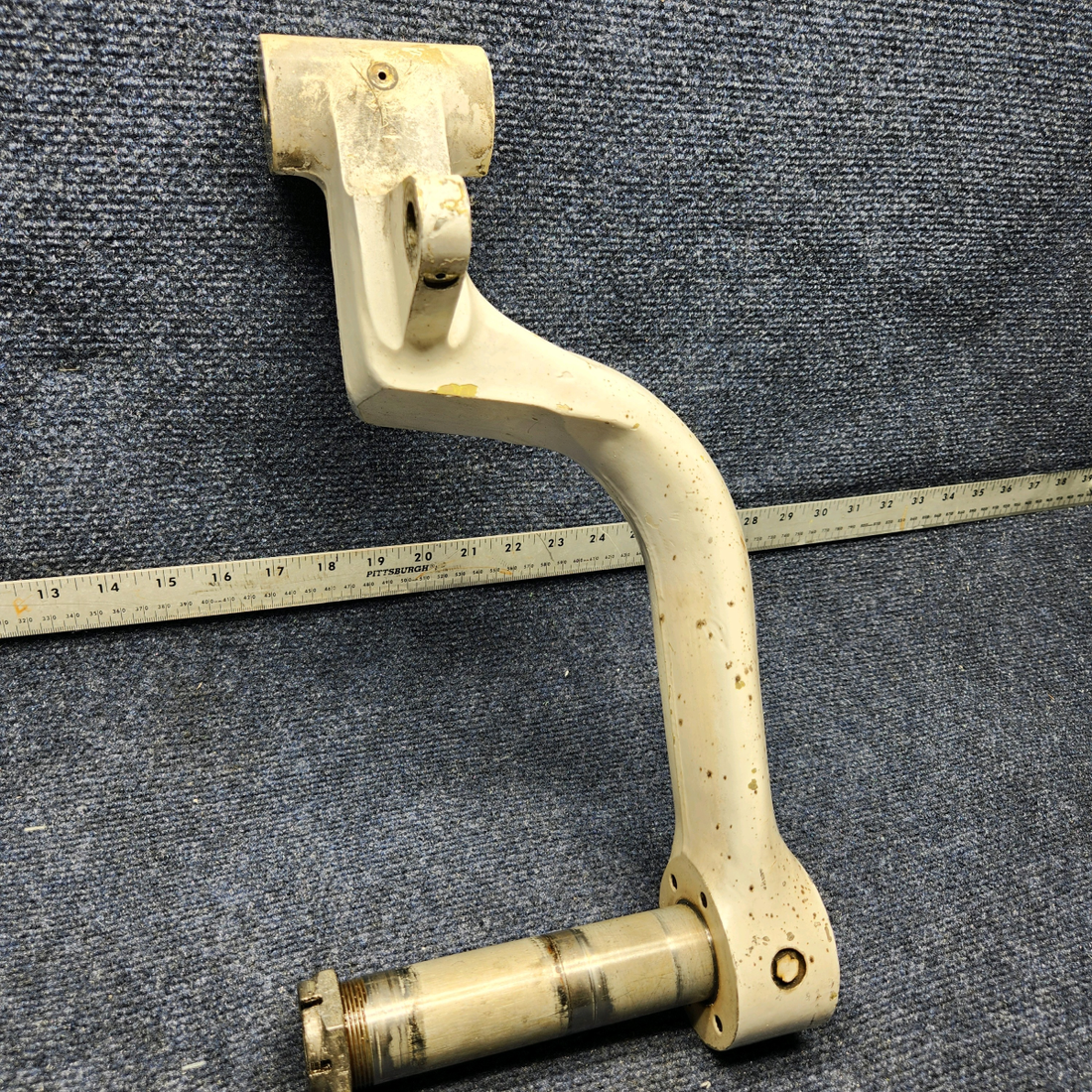 Used aircraft parts for sale, 169-810000-613 Beechcraft C23 SUNDOWNER NOSE,  MAIN LANDING GEAR FORK AND AXLE ASSEMBLY LH