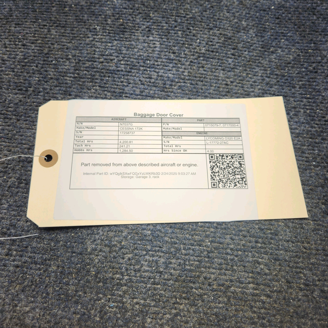 Used aircraft parts for sale, 0715079-7 CESSNA 172K BAGGAGE DOOR COVER