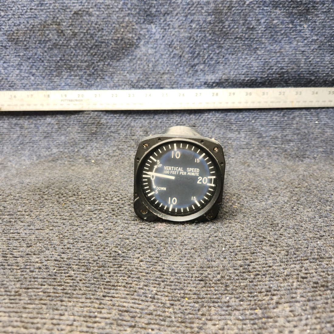 Used aircraft parts for sale, 7000 United Instruments Piper PA28-161 Vertical Speed Indicator - Code: C.26