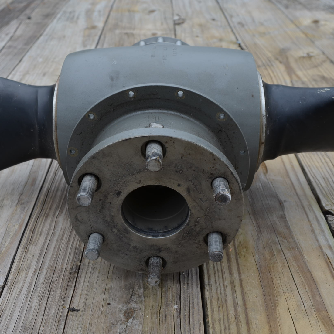 Used aircraft parts for sale, B2D34C220-B Cessna 172RG MCCAULEY - 2 BLADE PROPELLER (HUB PARTS ONLY SEE DETAILS)