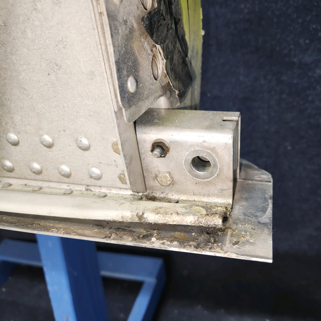 Used aircraft parts for sale, 0511162-5 CESSNA 172K FUSELAGE CENTER SECTION FWD SPAR
