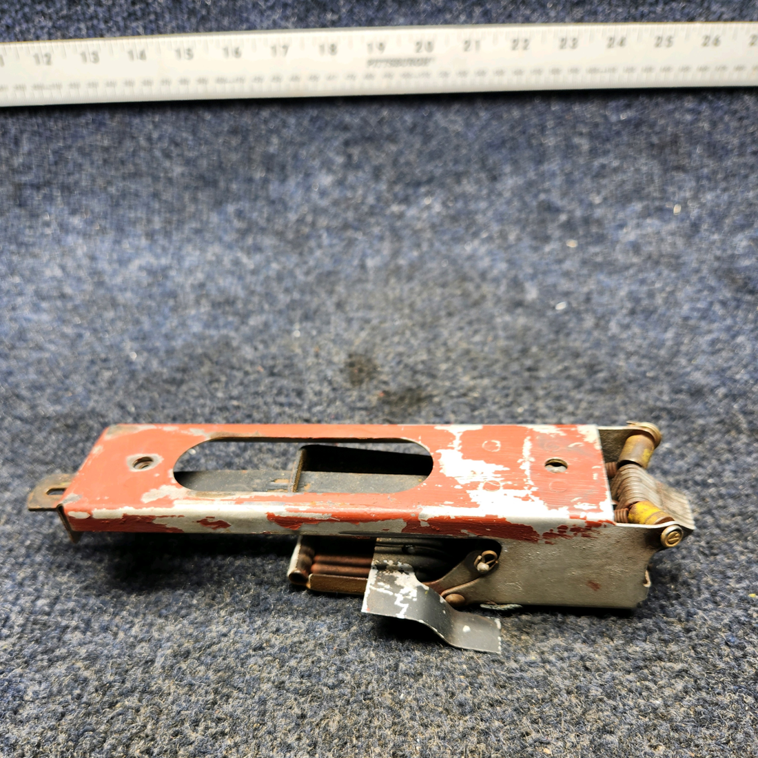 Used aircraft parts for sale, 68188-000 PIPER PA28-140 PA28 / PA32 CABIN DOOR LATCH ASSEMBLY