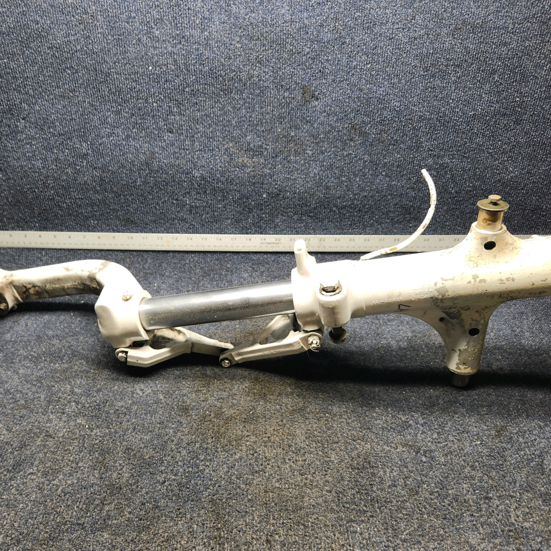 Used aircraft parts for sale, 96766-016 Piper PA32RT-300 MAIN GEAR STRUT ASSY LH W/ TORQUE LINKS