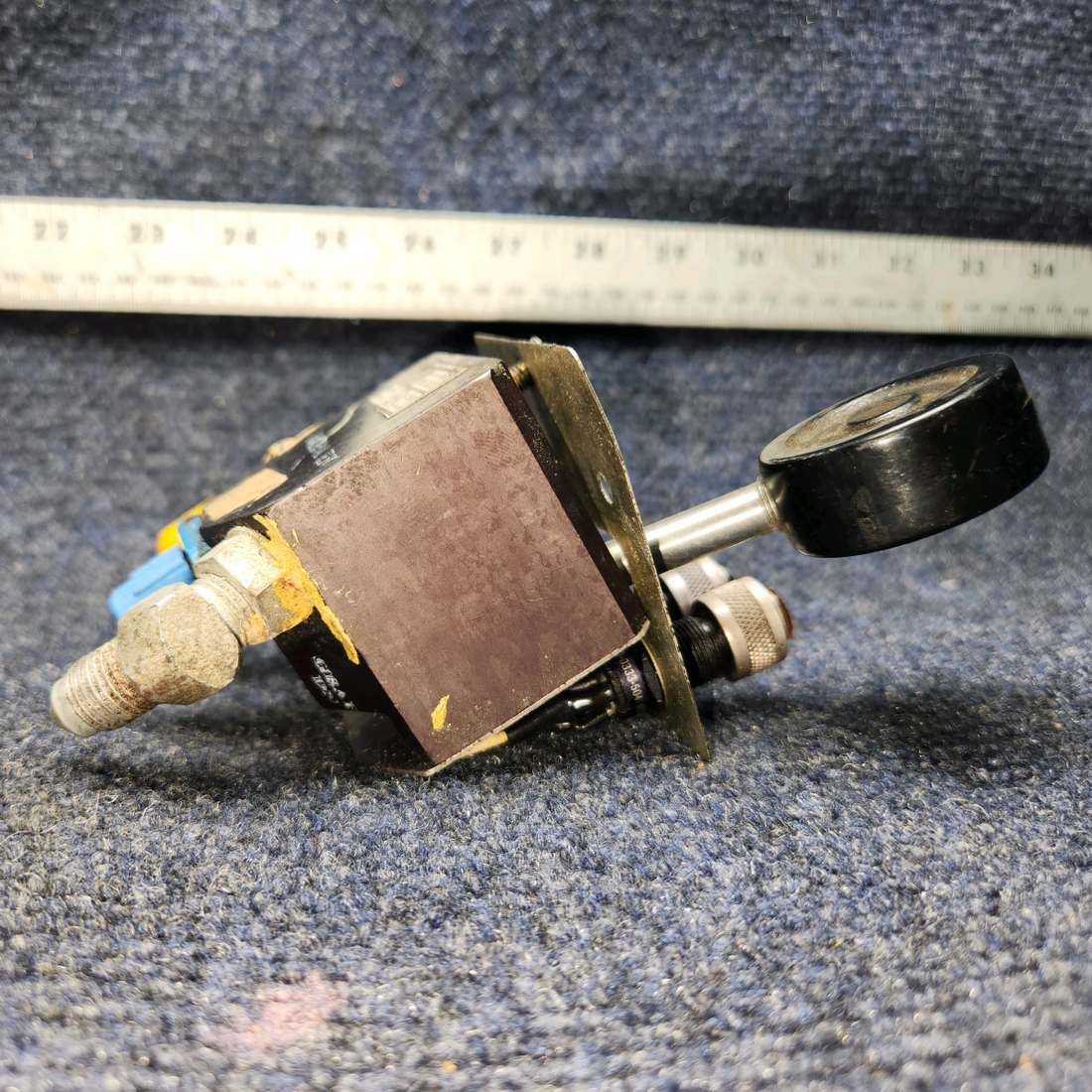 Used aircraft parts for sale, 9881020-2 Cessna 172RG Landing Gear Selector Valve