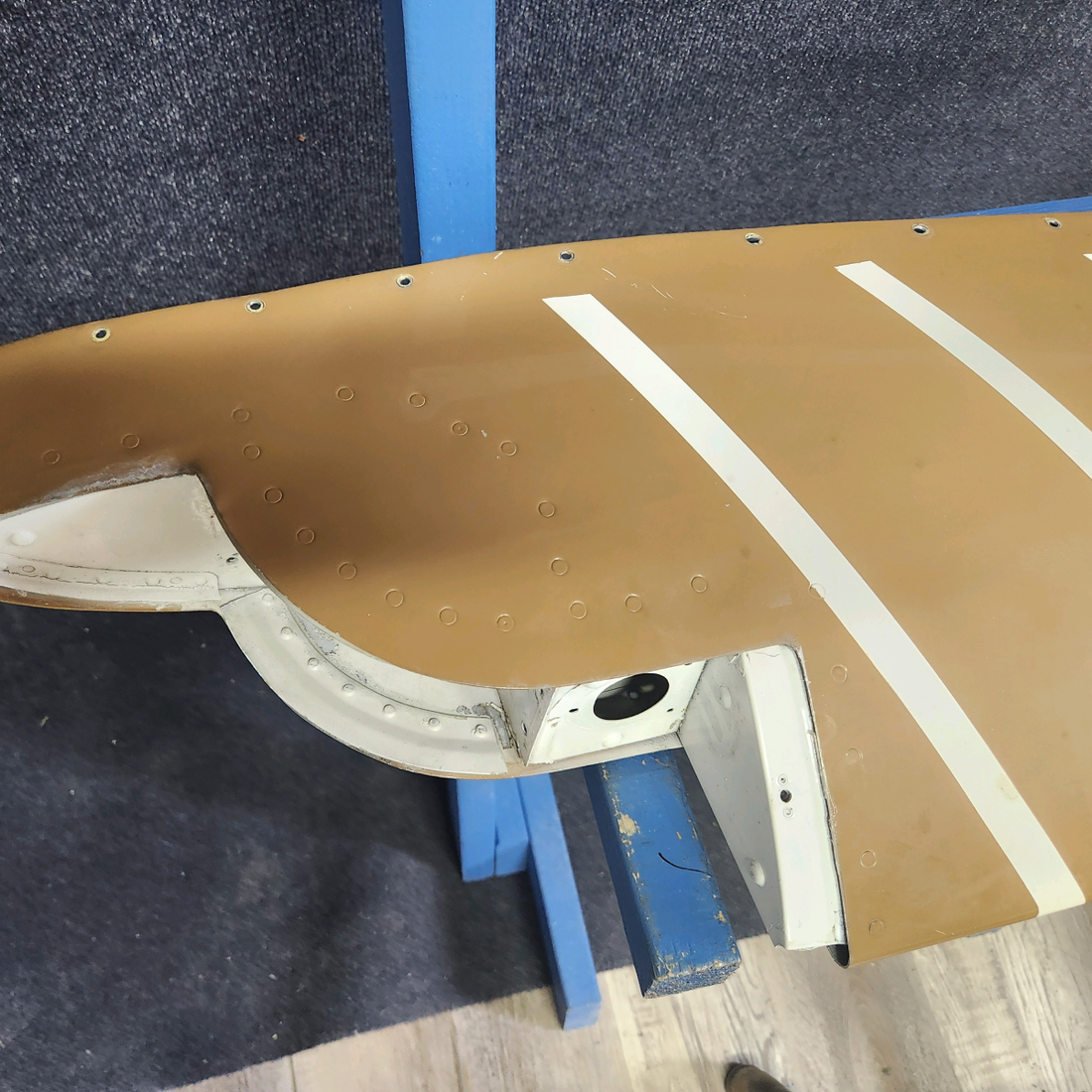 Used aircraft parts for sale, 000-170001-42 Beechcraft F33A RH WING TIP- HAVE DENT