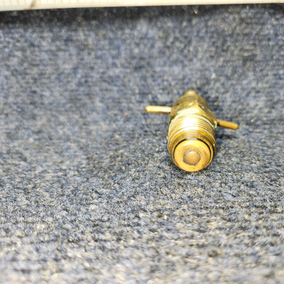 Used aircraft parts for sale, CCB-37000 CESSNA 172K CURTIS HOSE VALVE ASSEMBLY OIL DRAIN