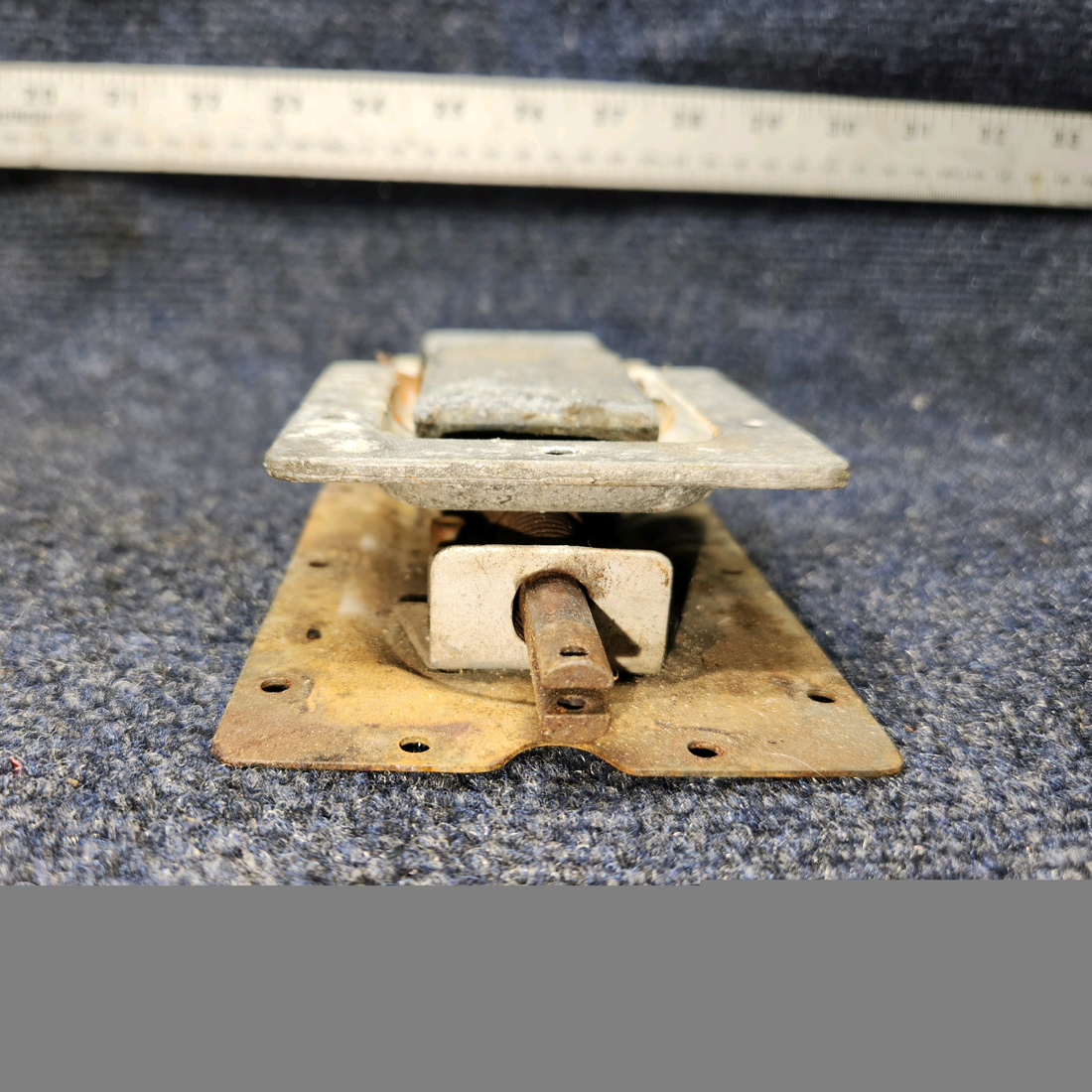Used aircraft parts for sale, 0517012-7 Cessna 172RG CABIN DOOR LATCH ASSEMBLY LH