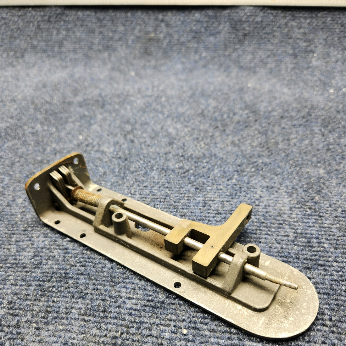 Used aircraft parts for sale, H2532-6 Beechcraft C23 SUNDOWNER HARTWELL CABIN DOOR LATCH BASE ASSY RH