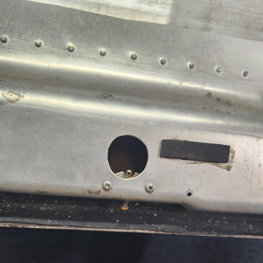 Used aircraft parts for sale, 310225-501 Mooney M20K CABIN DOOR FRAME STRUCTURE WITH HINGE