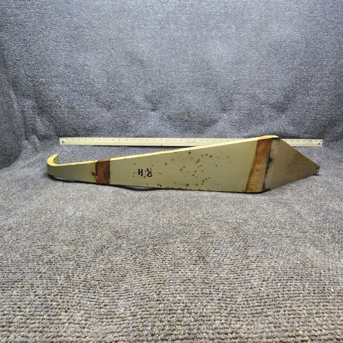 Used aircraft parts for sale, 0541164-4 CESSNA 172K MAIN GEAR SPRING ASSEMBLY RH