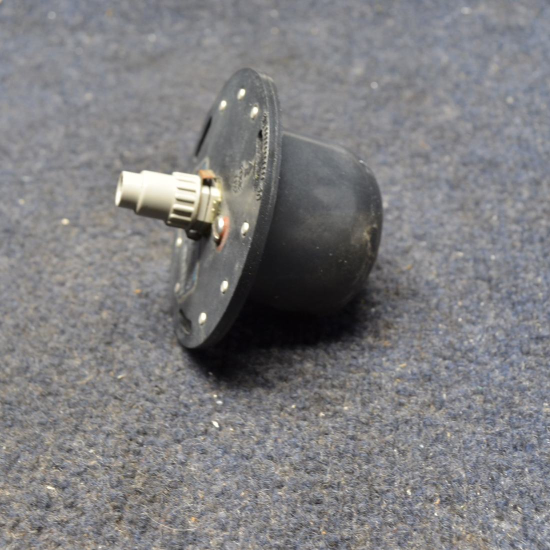 Used aircraft parts for sale, 071-1052-00 PIPER- CESSNA-BEECH- MOONEY VARIOS BENDIX KING KMT-112 MAGNETIC AZIMUTH TRANSMITTER W CONNECTOR