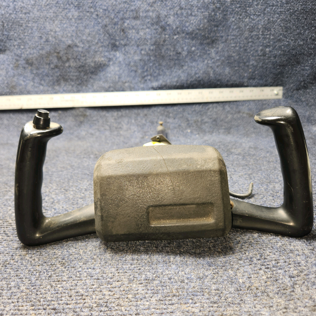 Used aircraft parts for sale, 0513260-4 Cessna 172RG Pilot Control Wheel PILOT