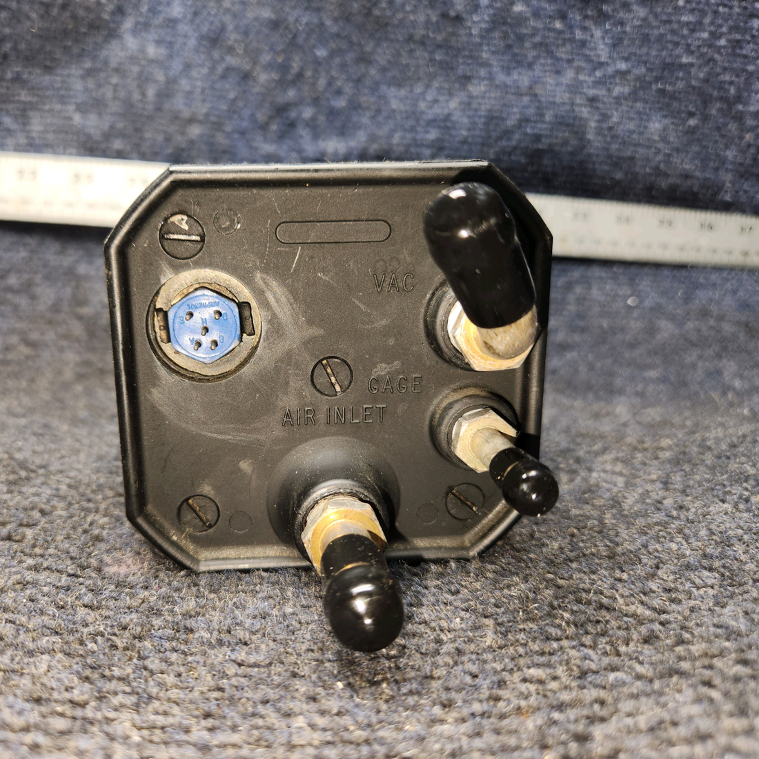 Used aircraft parts for sale, 4000D-2 EDO-AIRE 4000D-2 Piper PA28-161 Directional Gyro