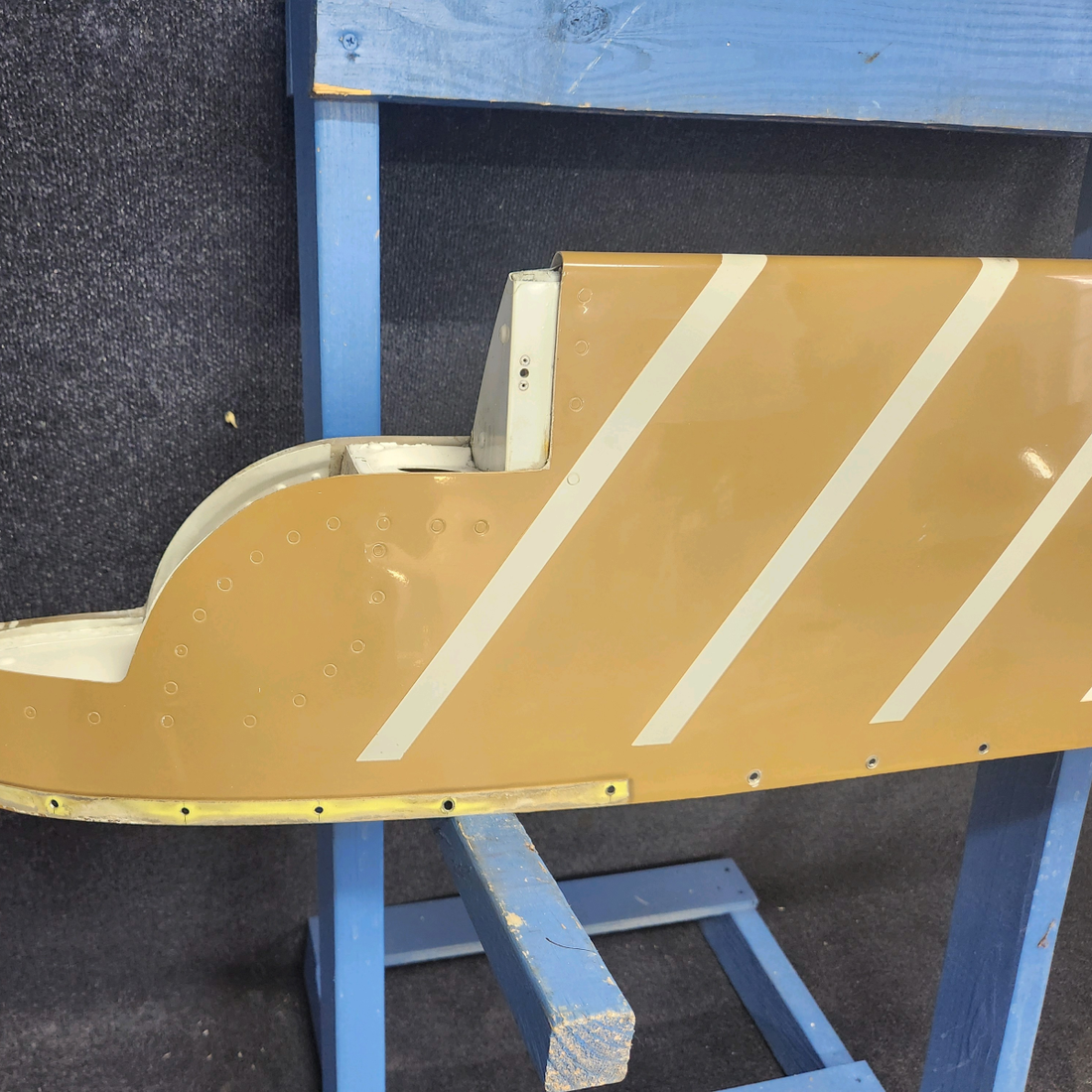 Used aircraft parts for sale, 000-170001-42 Beechcraft F33A RH WING TIP- HAVE DENT