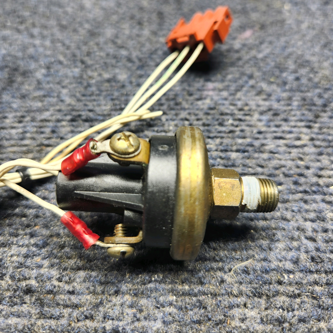 Used aircraft parts for sale, S-76073-35 PIPER PA28-161 Warrior III HOBBS CORP VALVE SOLENOID ASSEMBLY