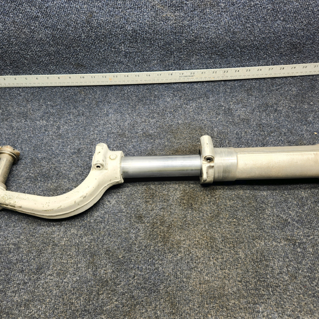 Used aircraft parts for sale, 67100-007 Piper PA32RT-300 NOSE GEAR ASSY LESS TRUNNION