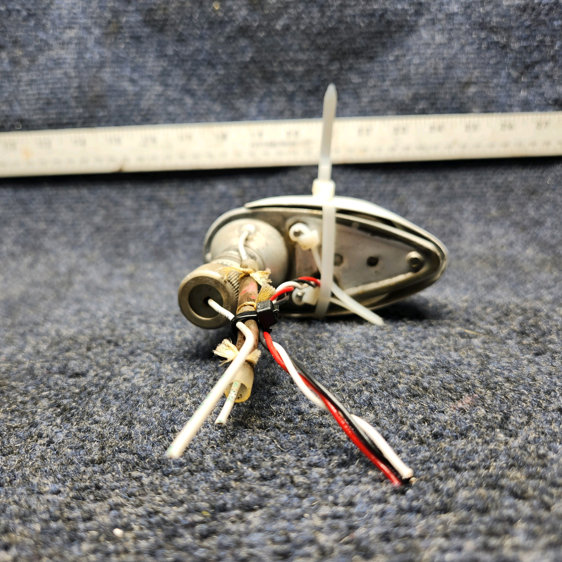 Used aircraft parts for sale, A650-PG-D-M Mooney M20J STROBE / NAV RH POSITION