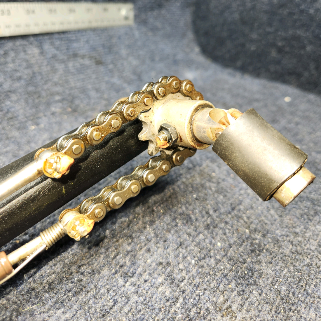 Used aircraft parts for sale, 0511782-17 CESSNA 172K CONTROL YOKE WELD ASSEMBLY & U-JOINTS