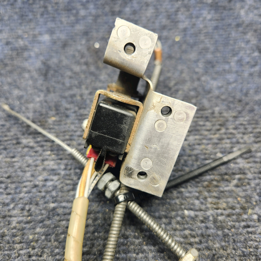 Used aircraft parts for sale, 940122-501, 560249-035 Mooney M20K LANDING GEAR UP LIMIT SWITCH WITH BRACKET AND CABLE