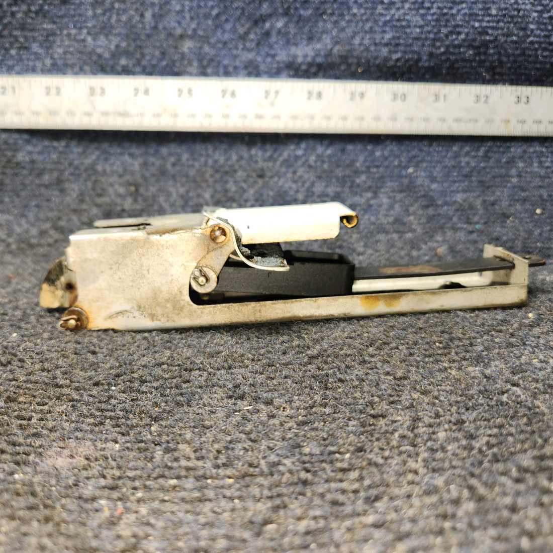 Used aircraft parts for sale, 68188-000 Piper Pa-28 Door Latch Assy