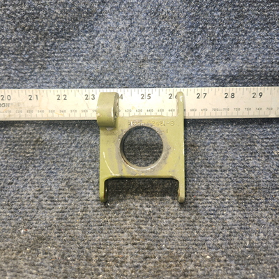 Used aircraft parts for sale, 62421-001 Piper PA28-140 Fitting Assembly Flap Torque Tube RH