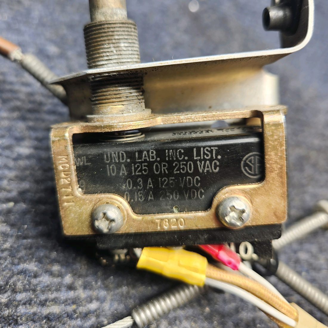 Used aircraft parts for sale, 940122-501, 560249-035 Mooney M20K LANDING GEAR UP LIMIT SWITCH WITH BRACKET AND CABLE