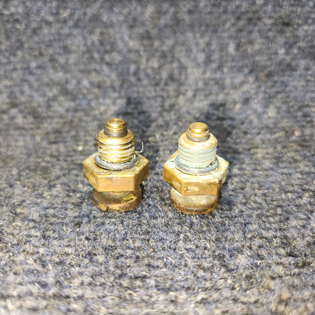 Used aircraft parts for sale, CAV-170 CESSNA 172K VALVE FUEL DRAIN - PAIR.