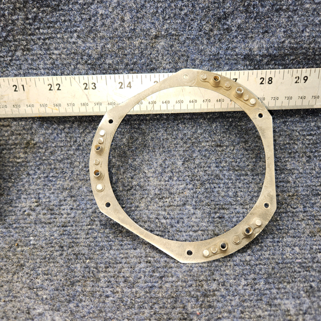 Used aircraft parts for sale, 0452227-1 Cessna 172RG Landing Light Bracket and Bulb