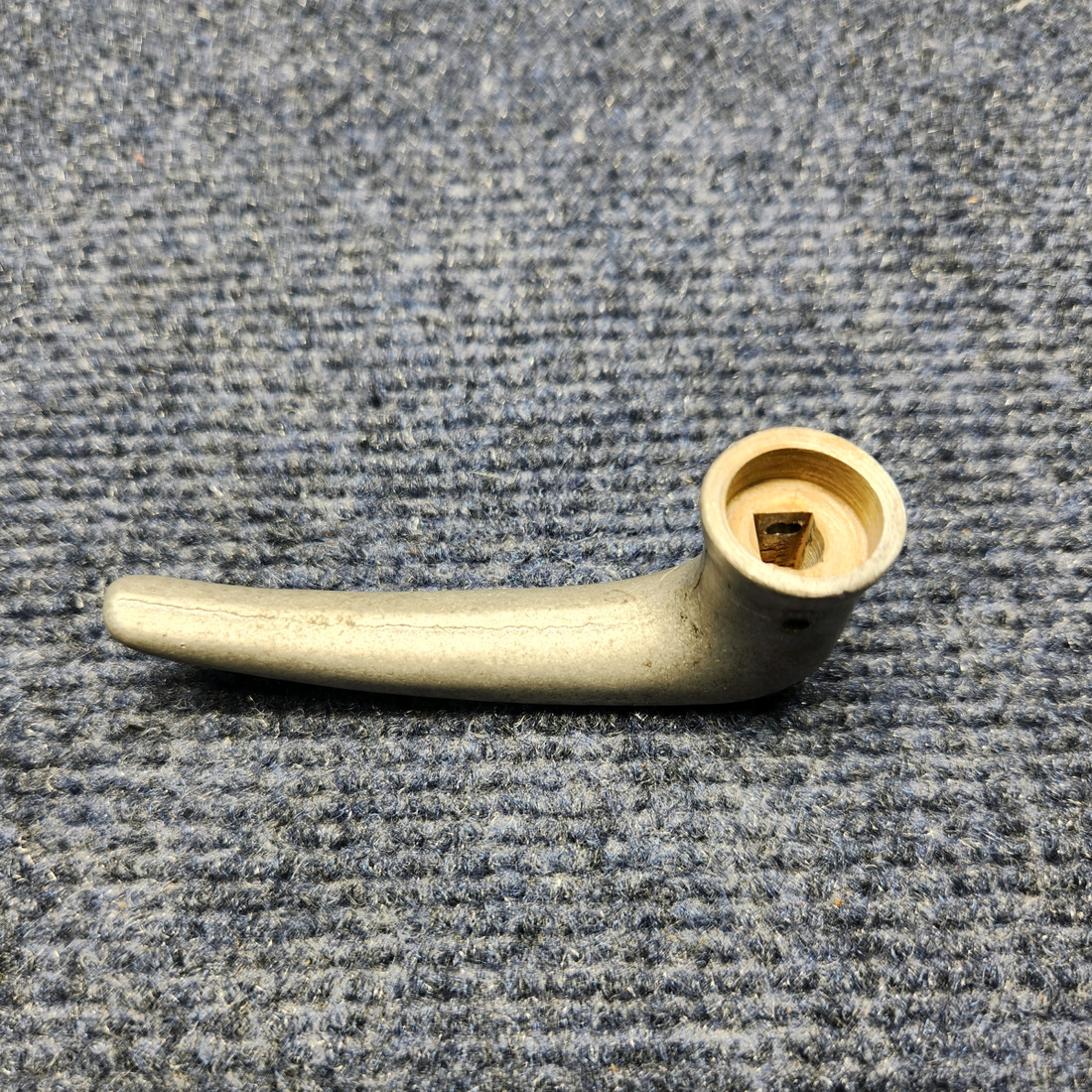 Used aircraft parts for sale, 1040BCH Beechcraft C23 SUNDOWNER CABIN DOOR LATCH INTERIOR HANDLE
