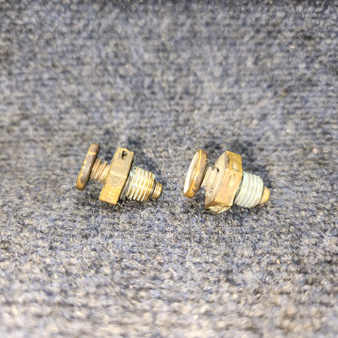 Used aircraft parts for sale, CAV-170 CESSNA 172K VALVE FUEL DRAIN - PAIR.