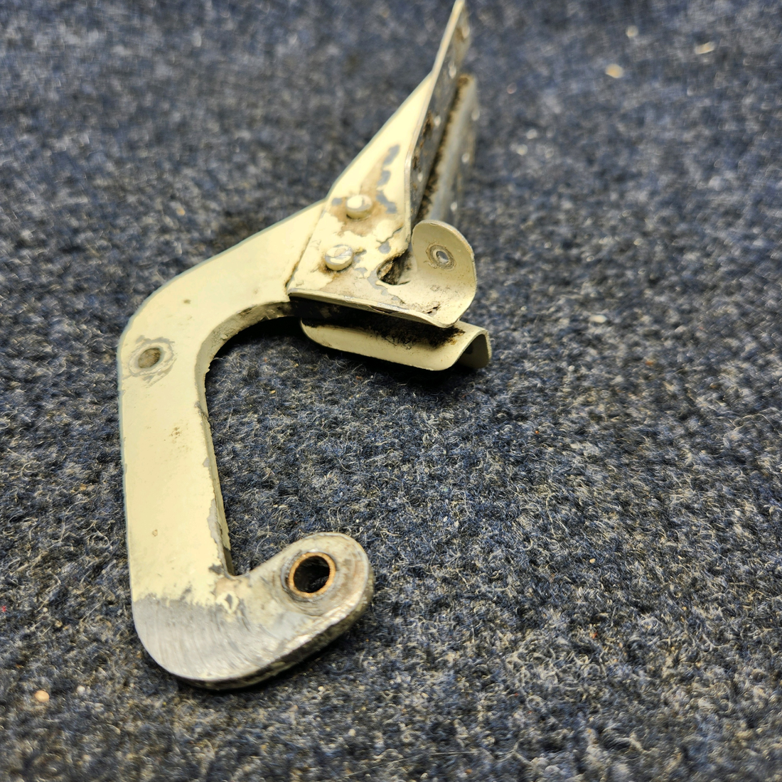 Used aircraft parts for sale, 35-410077-12 BEECHCRAFT F35 NOSE GEAR DOOR HINGE AFT