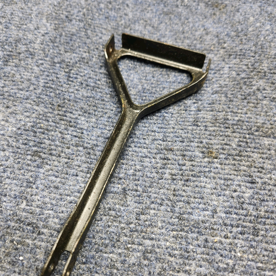 Used aircraft parts for sale, 0411564 Cessna CESSNA C172RG RUDDER PEDAL ARM
