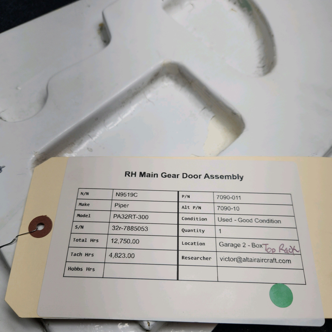 Used aircraft parts for sale, 7090-011 Piper PA32RT-300 RH MAIN GEAR DOOR ASSEMBLY