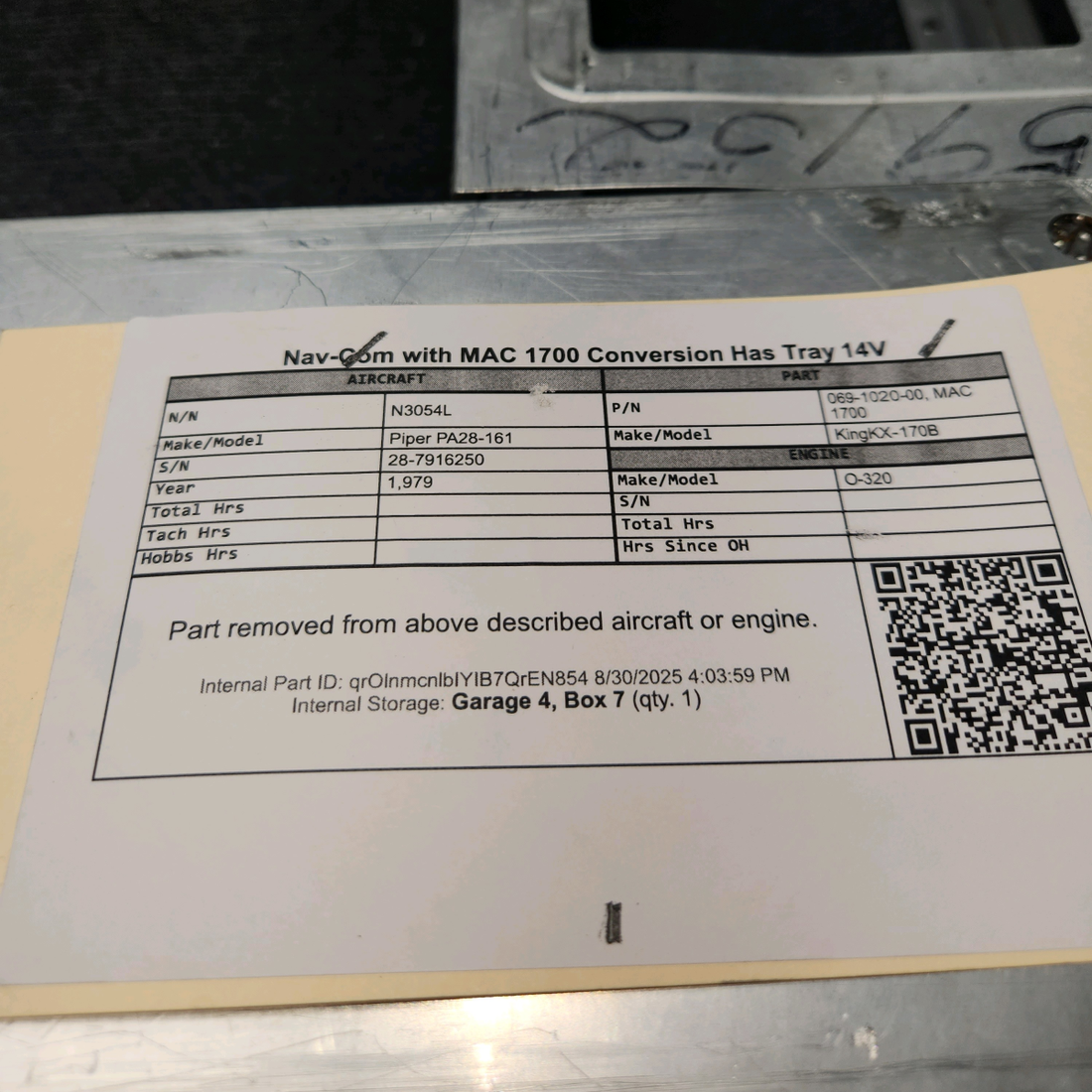 Used aircraft parts for sale, 069-1020-00 King KX-170B MAC 1700 Piper PA28-161 Nav/Com with MAC 1700 Conversion, Includes Tray (14 Volts)