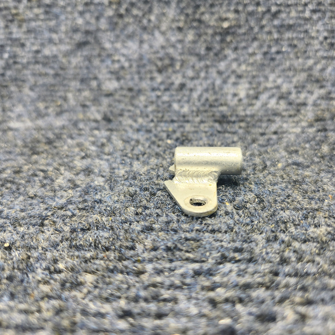 Used aircraft parts for sale, 310077-000 Mooney M20J BAGGAGE DOOR HINGE BRACKET