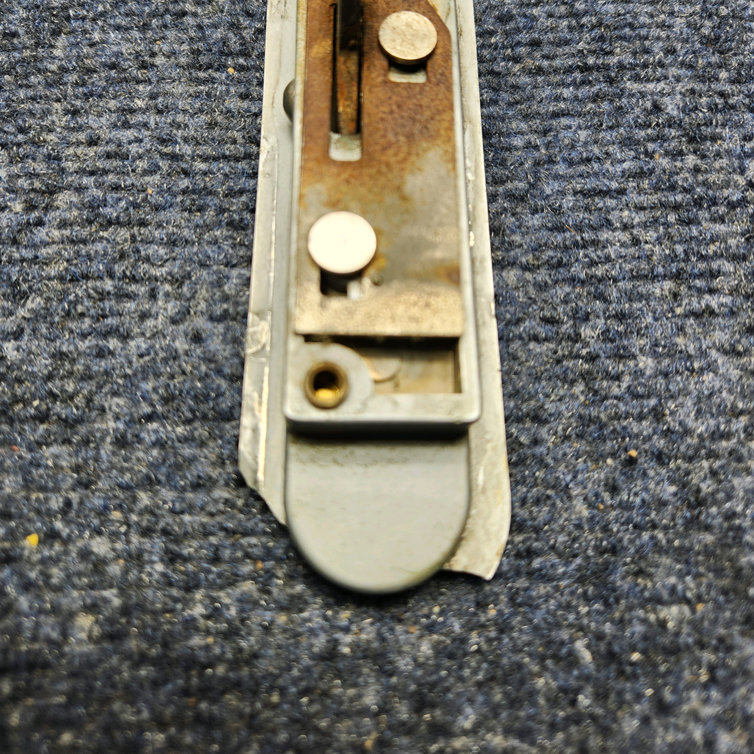 Used aircraft parts for sale, H2532-6 Beechcraft C23 SUNDOWNER CABIN DOOR LATCH ASSEMBLY RH W/ KEY