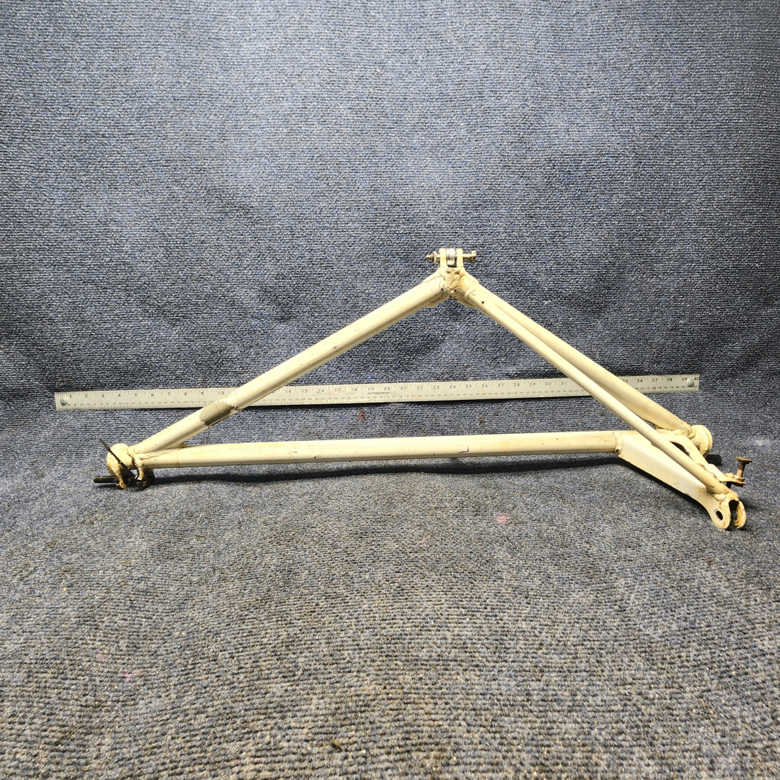 Used aircraft parts for sale, 35-815155-610 Beechcraft F33A MAIN GEAR RETRACT BRACE ASSEMBLY LH