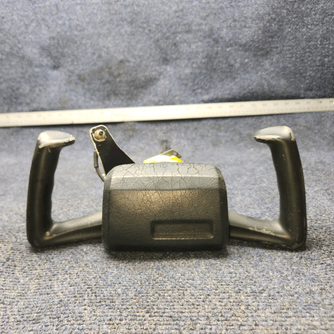 Used aircraft parts for sale, 0513260-4 Cessna 172RG Pilot Control Wheel