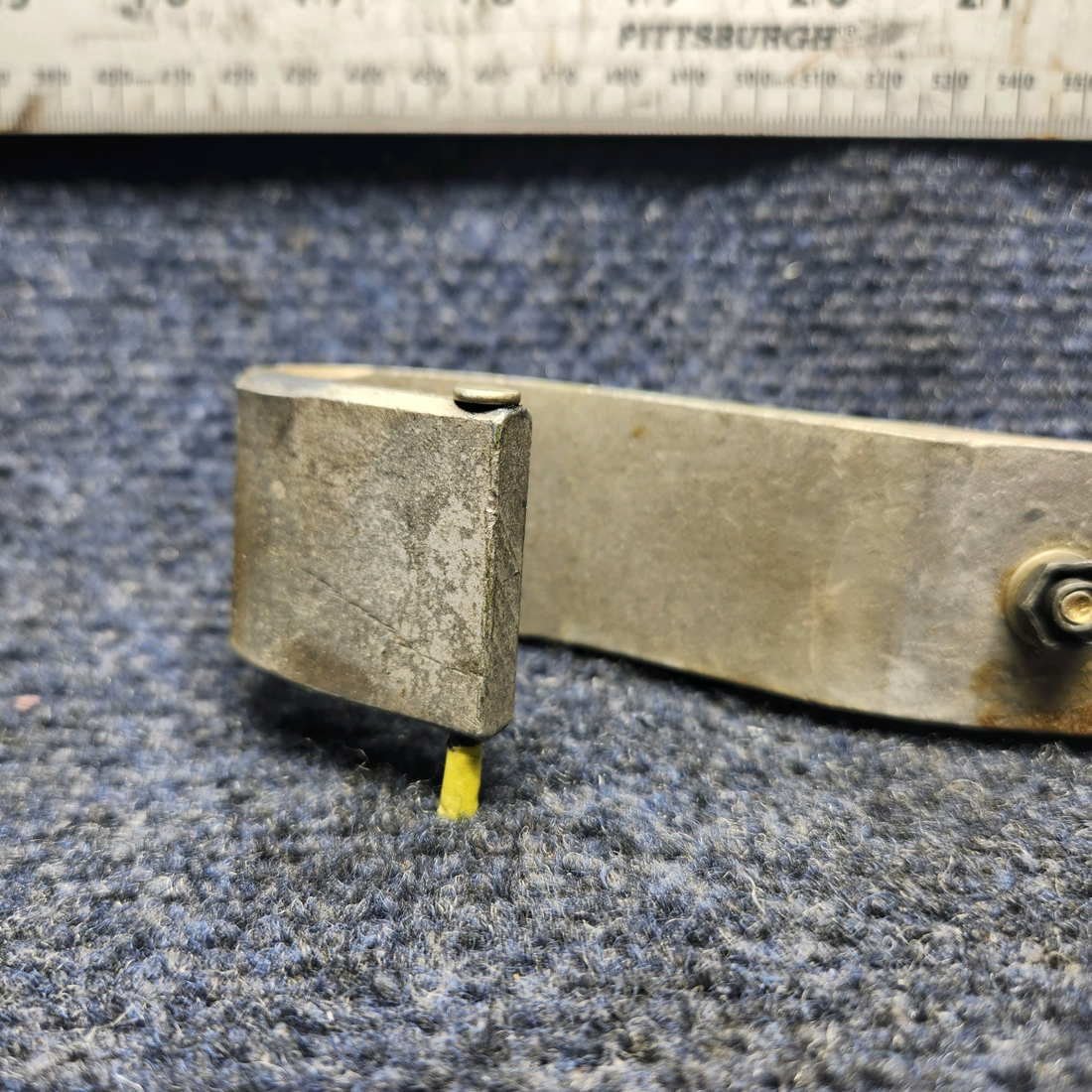 Used aircraft parts for sale, 0711102 CESSNA 172K BAGGAGE DOOR HINGE ASSEMBLY