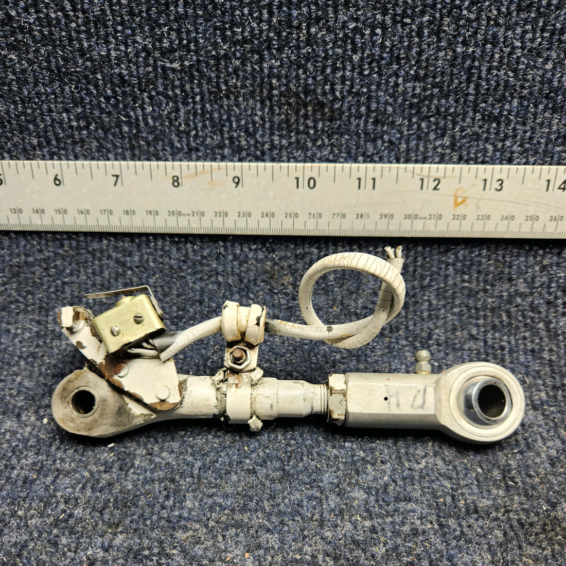 Used aircraft parts for sale, 67797-004 Piper PA32RT-300 LINK ASSEMBLY MAIN GEAR TRUSS RH W/ SWITCH (14-28V) RH