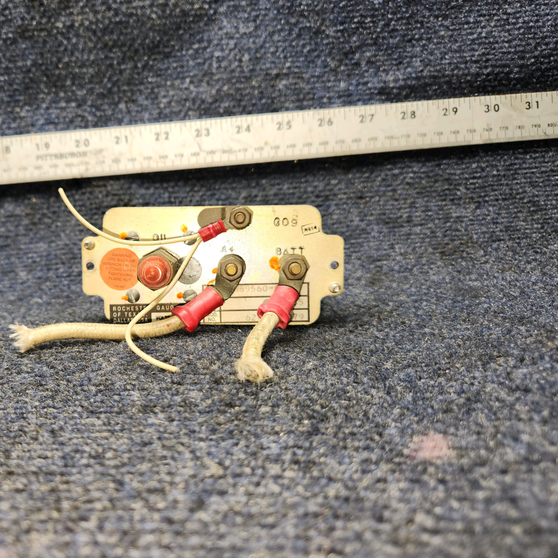 Used aircraft parts for sale, C669560-0101 Rochester Cessna 172RG AMMETER-OIL PRESSURE CLUSTER 21-32V