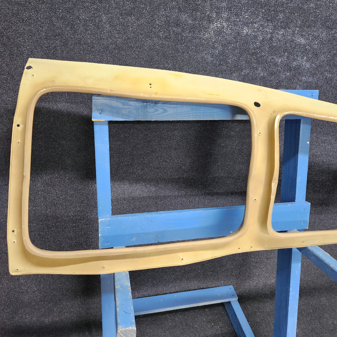 Used aircraft parts for sale, 169-534092-13 Beechcraft C23 SUNDOWNER MOLDING 2ND AND 3RD WINDOW LEFT SIDE