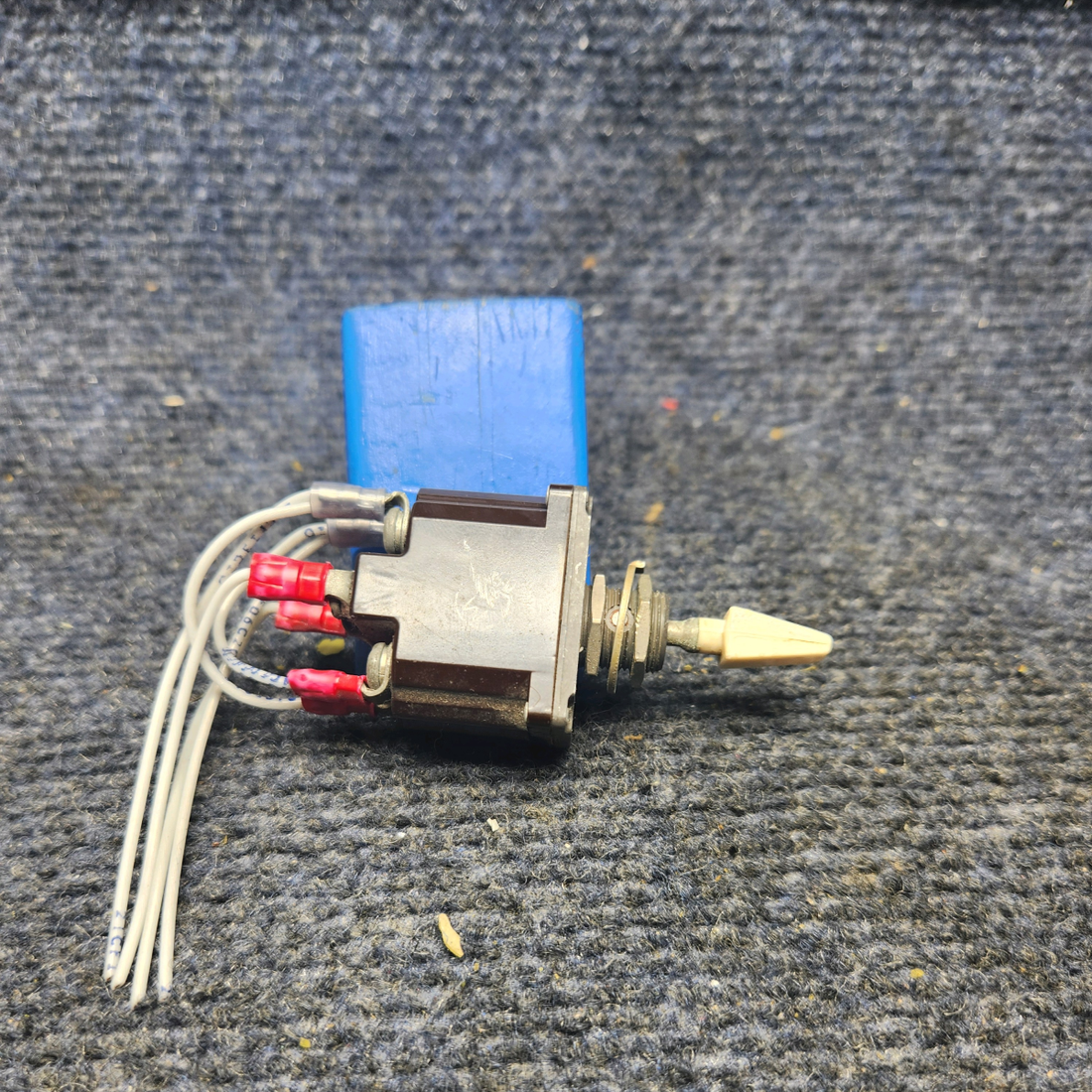 Used aircraft parts for sale, 8906K3149 Mooney M20K CUTLER HAMMER TOGGLE FLAP SWITCH