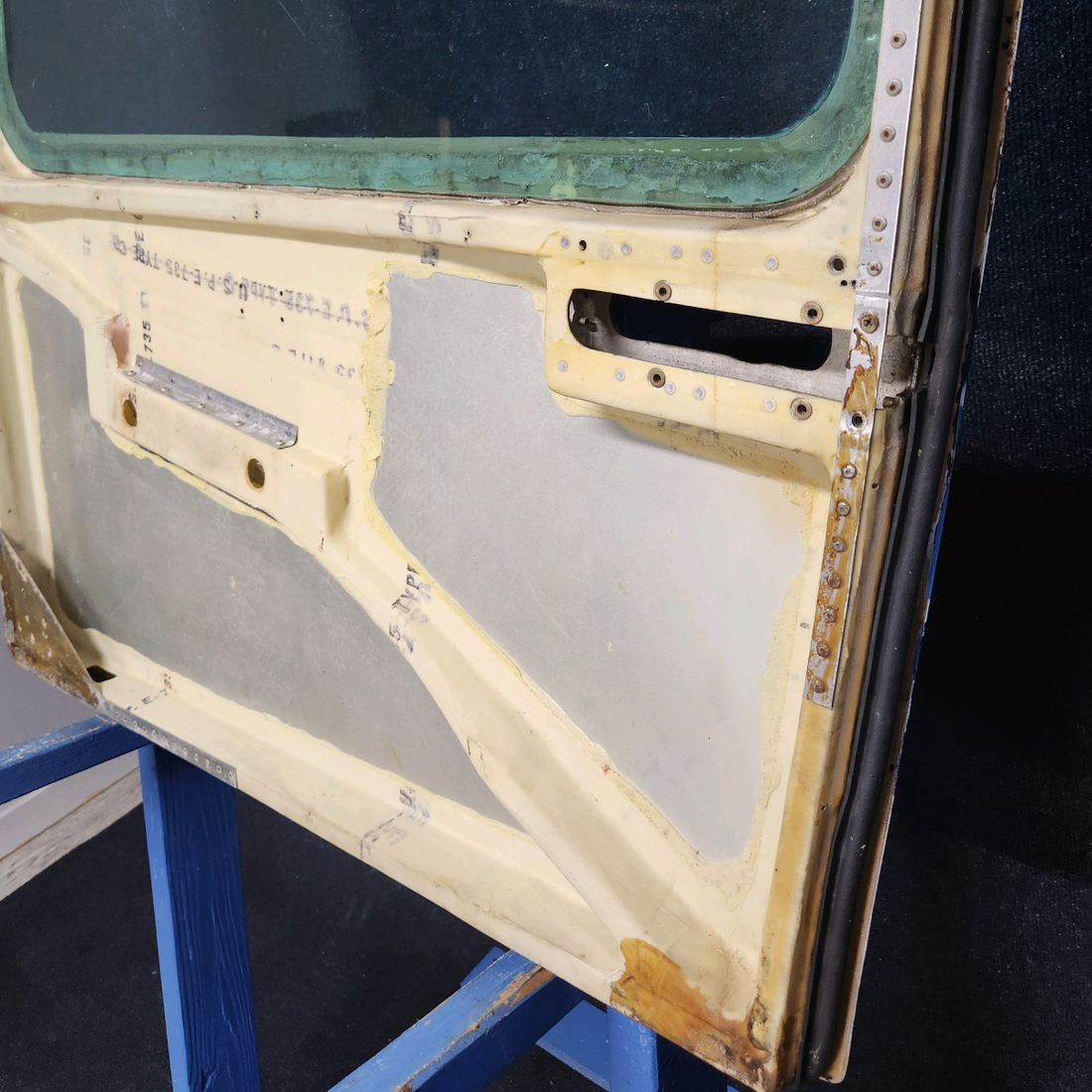 Used aircraft parts for sale, 169-420036-620 Beechcraft C23 SUNDOWNER RH DOOR ASSY