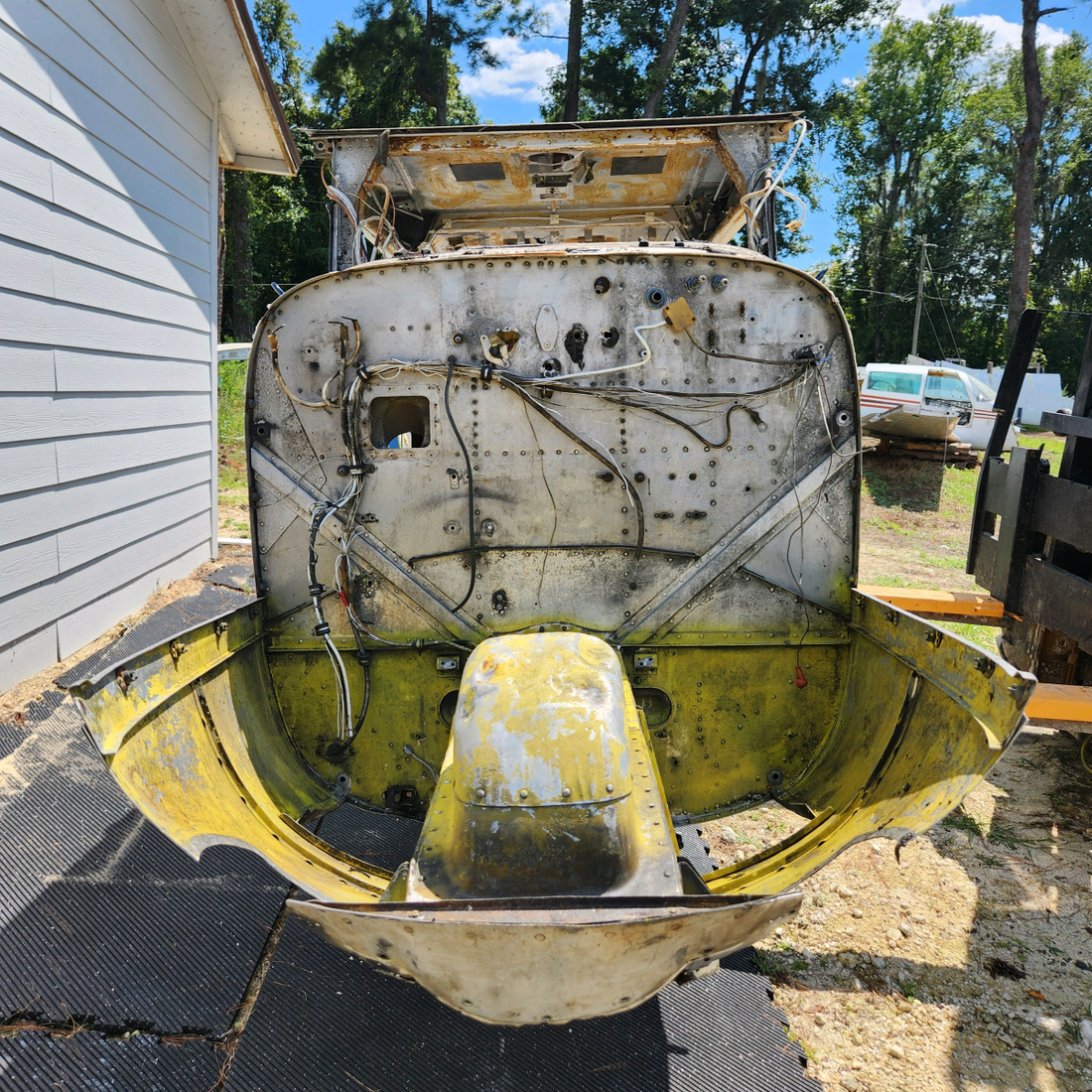 Used aircraft parts for sale, FUSSELAGE CESSNA C172RG CESSNA 172RG FUSSELAGE DATA PLATE/LOOK BOOK BELLY LAND/MLG BRACKET.