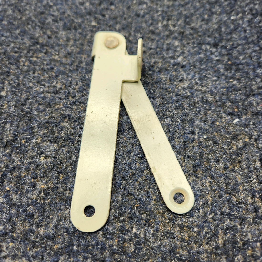 Used aircraft parts for sale, 913020-002 Texas Several MOONEY ARM ASSY BAGGAGE DOOR OPEN PRICE PER EACH