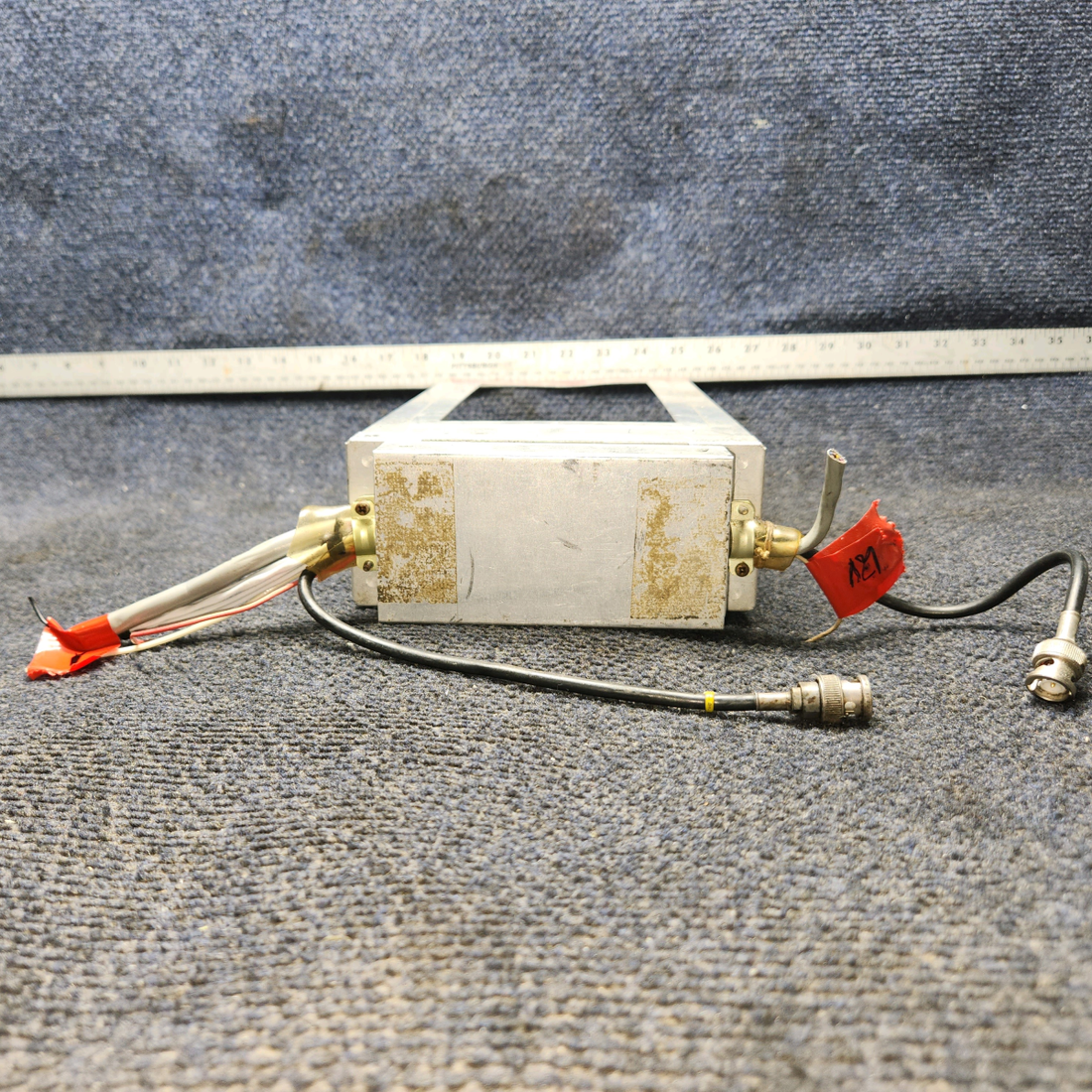 Used aircraft parts for sale, 069-1020-00 King KX-170B Piper PA28-161 Nav-Com with Tray - 14 Volts