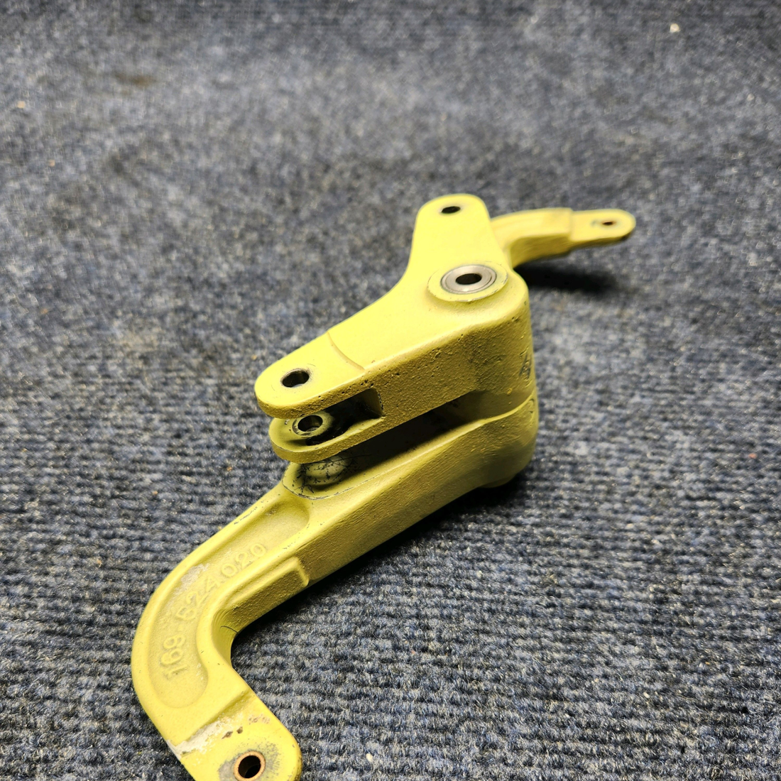 Used aircraft parts for sale, 169-524020-3 Beechcraft C23 SUNDOWNER AILERON CONTROL ARM LH OR RH