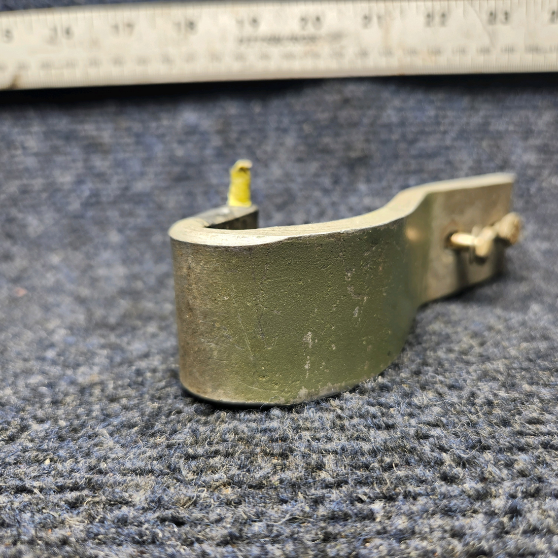 Used aircraft parts for sale, 0711102 CESSNA 172K BAGGAGE DOOR HINGE ASSEMBLY