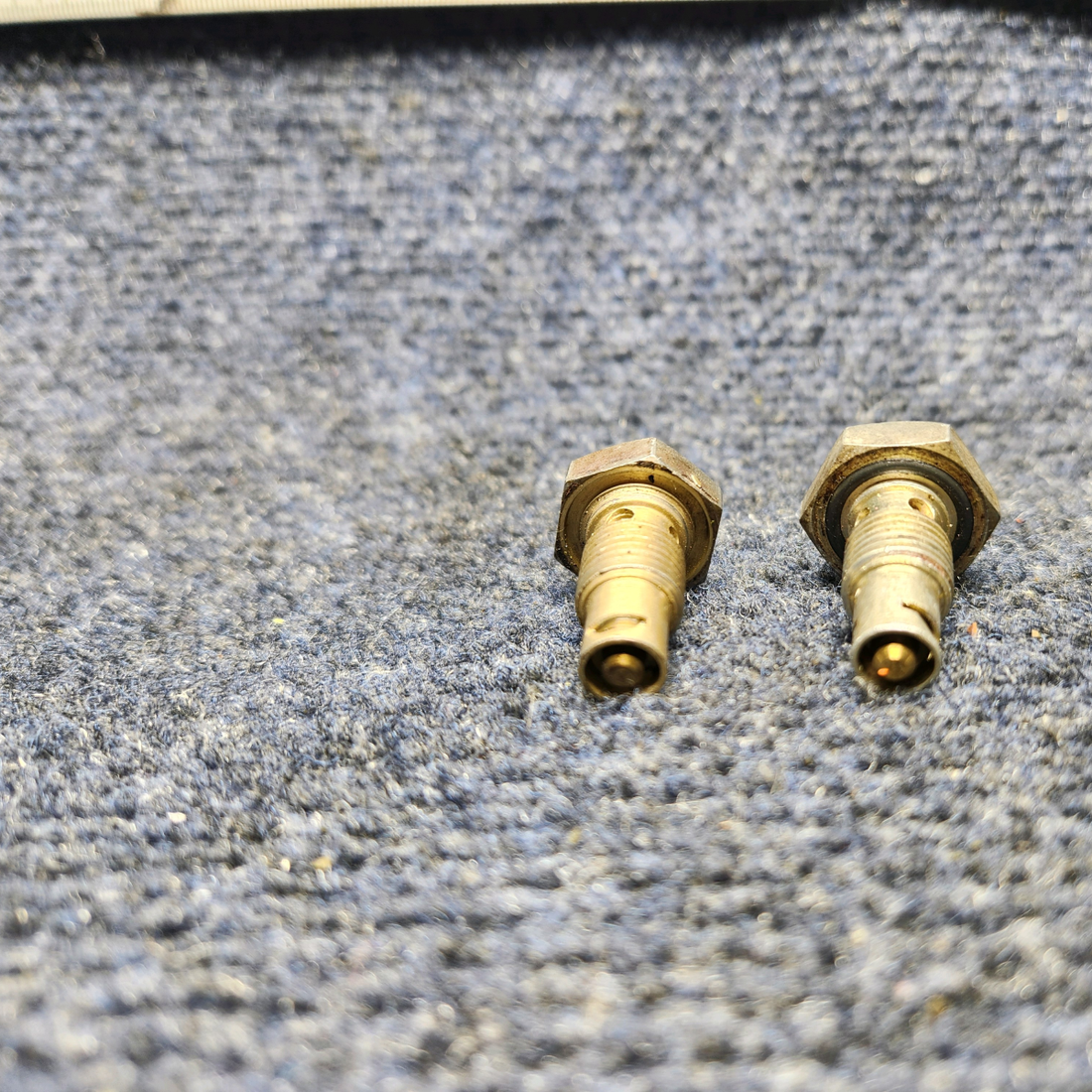 Used aircraft parts for sale, F391 53S Mooney M20J VALVE FUEL DRAIN - SET OF TWO>